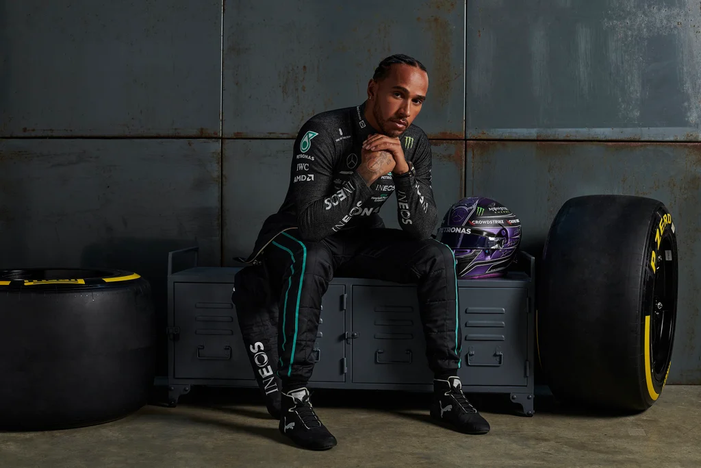F1 2022 - Lewis Hamilton "mais renovado do que nunca"