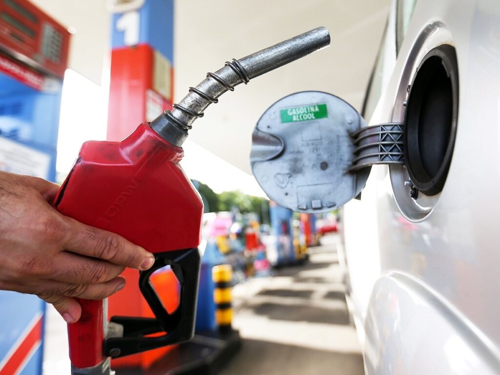 Petrobras redução no preço da gasolina em R$ 0,15 a partir desta sexta-feira