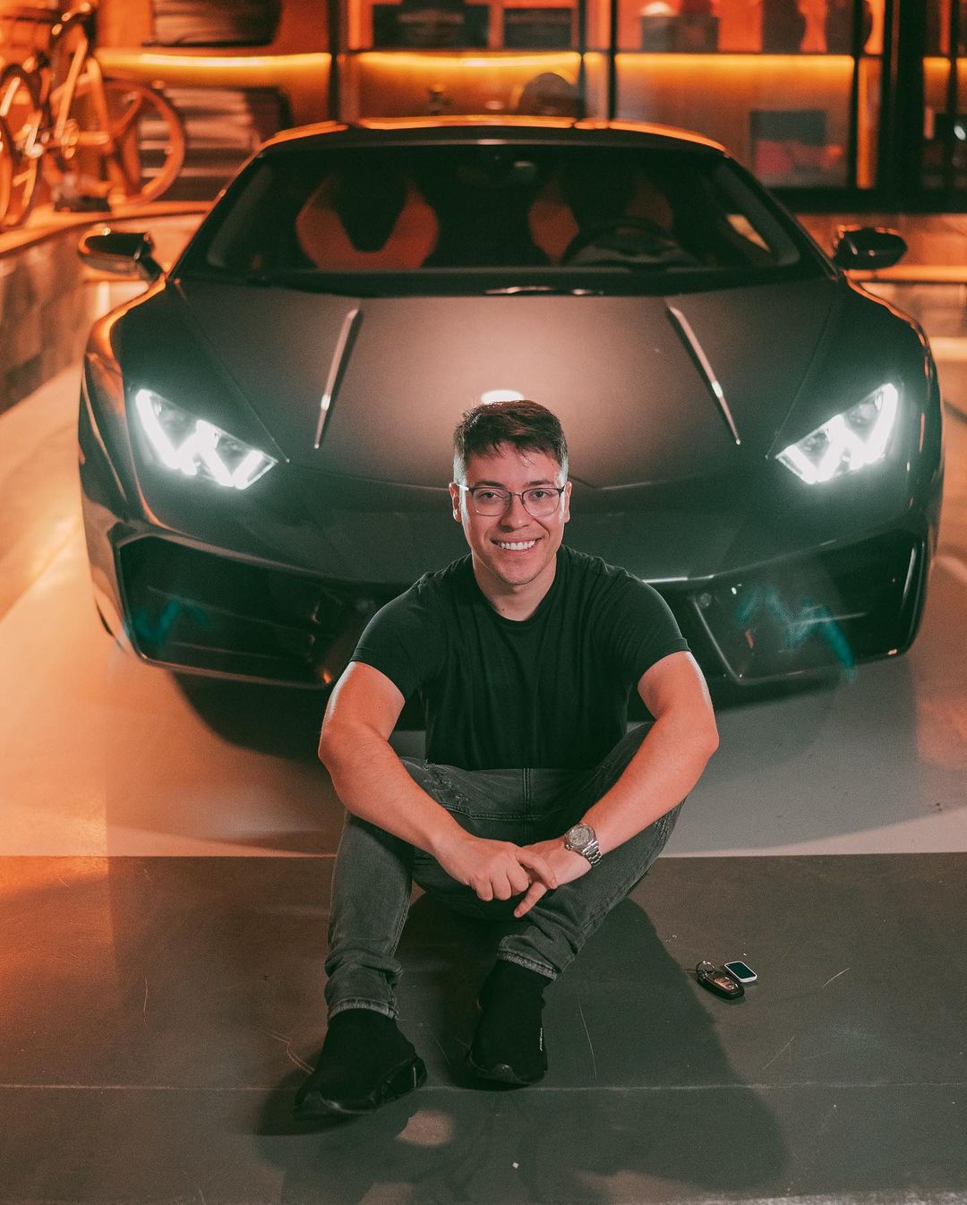 Conheça o dono da Lamborghini estacionada em 2 vagas no Rio de Janeiro - G4  Carros